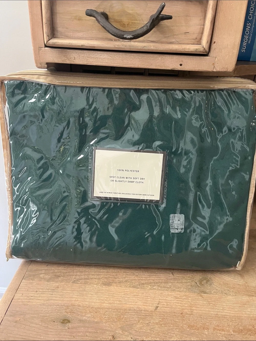 New Pottery Barn Universal Chaise Lounge Outdoor Furniture Cover Dark Green